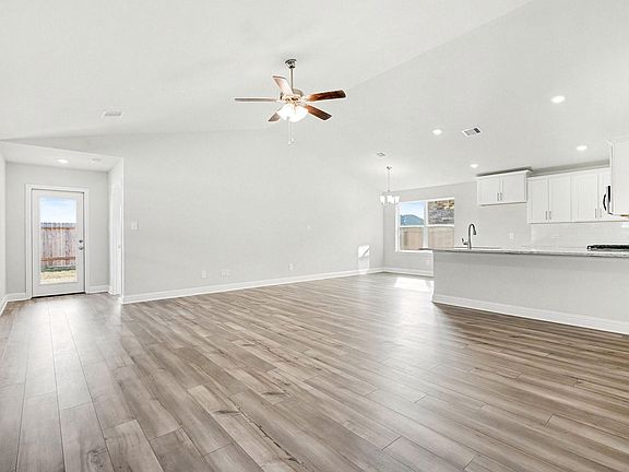 4th image of 4401 W Bayou Maison Cir