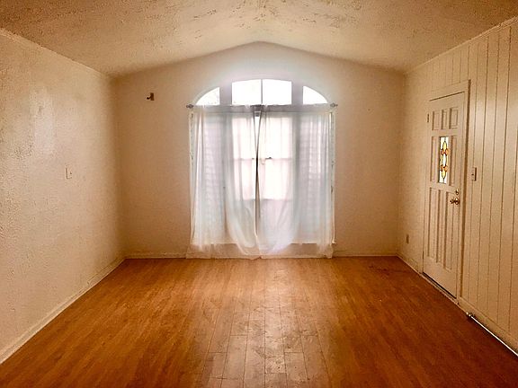 3rd image of 942 Havenhurst Dr #944