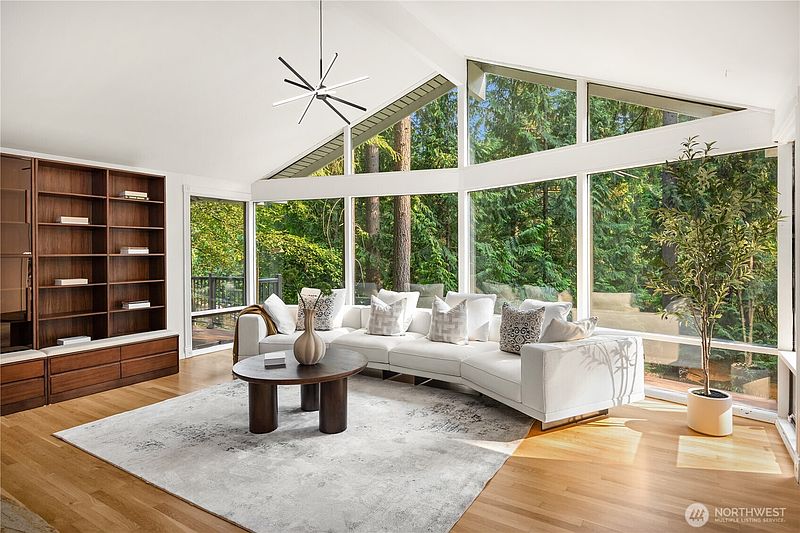 2nd image of 3718 130th Avenue NE