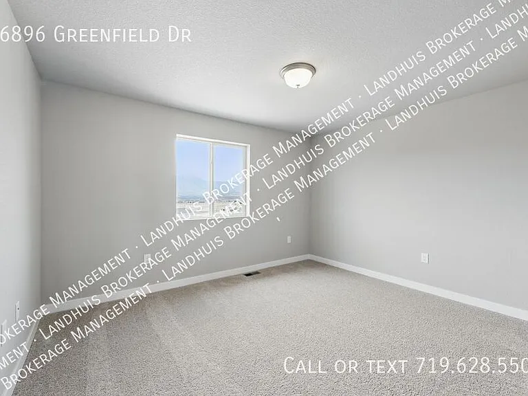 16896 Greenfield Dr — Photo 21