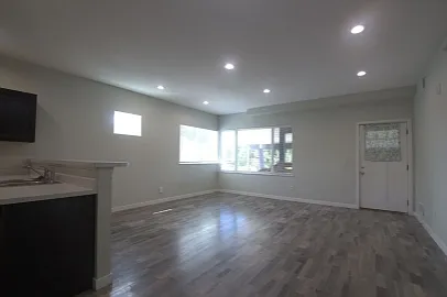 1601 Kimbark St #201 — Photo 7
