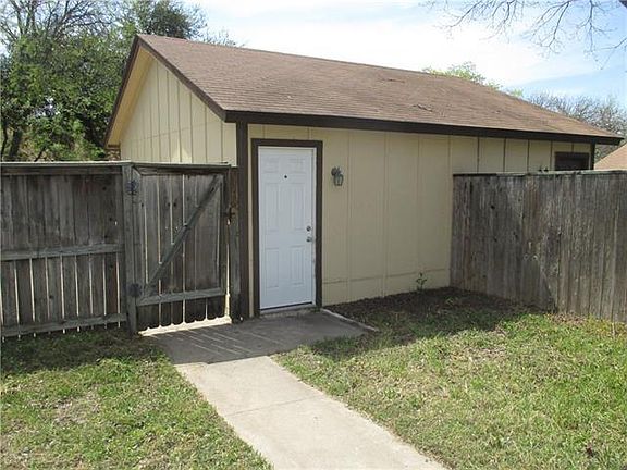 3rd image of 1425 W Braker Ln #A