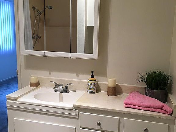 5th image of 906 Torrance Blvd APT 11