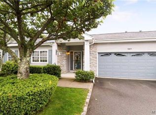 527 Highland Ct, Moriches, NY 11955