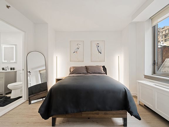 3rd image of 35 W 33rd St #4BB