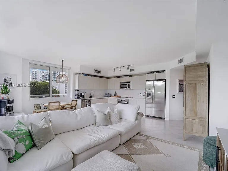 4250 Biscayne Blvd #301 — Photo 4