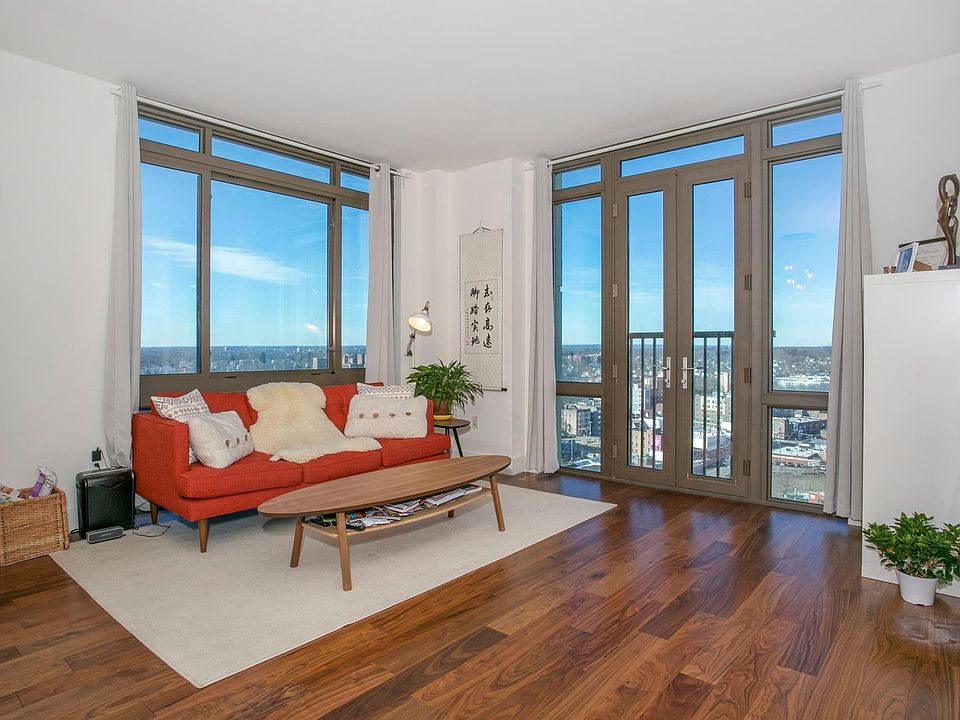 1st image of 175 Huguenot St Unit 1707