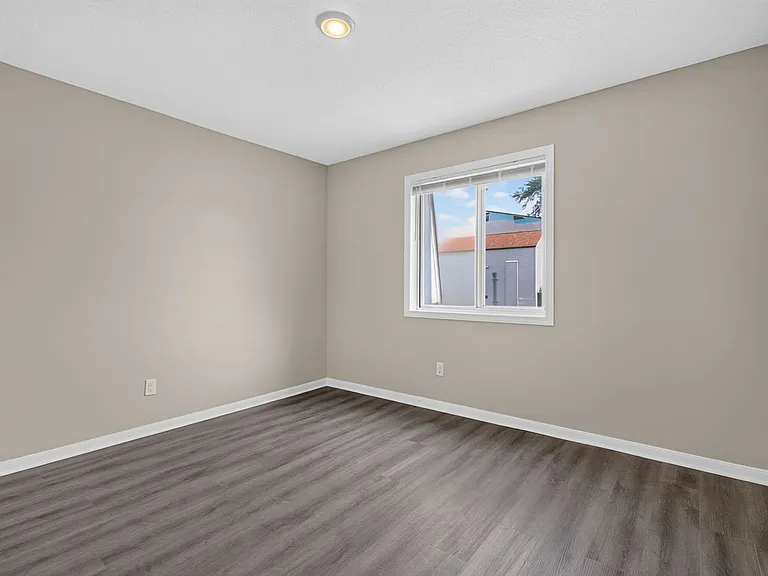 Kellogg Place Apartments — Photo 37