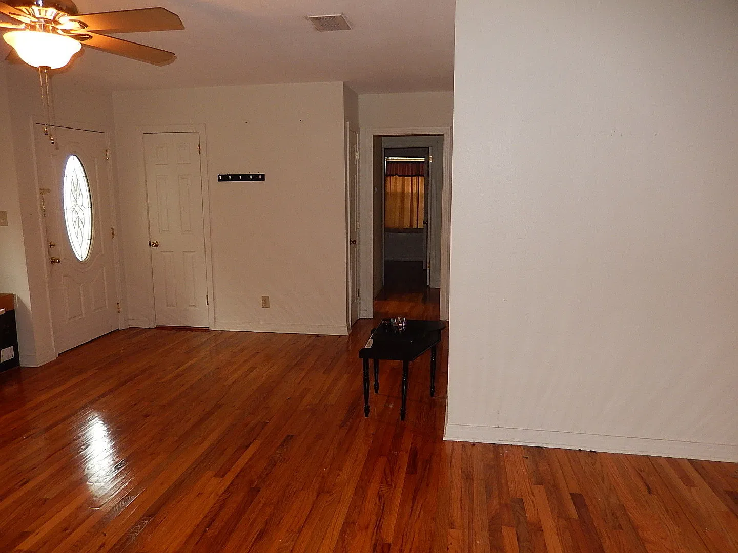 Lovely 3/2 Midtown House W/ Deck, Wood Floors, Newer Interior Paint, And Fenced Yard For $1,795/M... — Photo 3