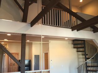 424 E North St APT 3, Carlisle, PA 17013