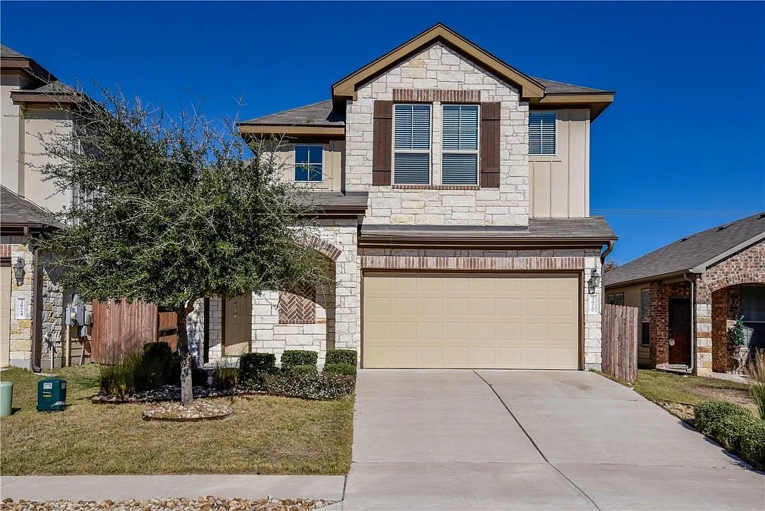 3 bed, 2.5 bath, 1977 sqft, $2,155 — Photo 1