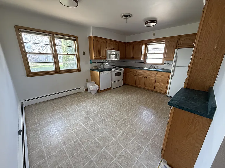 5320 47th Ave — Photo 9