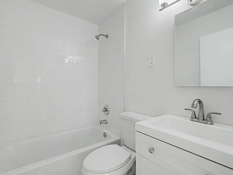 21-2C Spring St #C2 — Photo 20