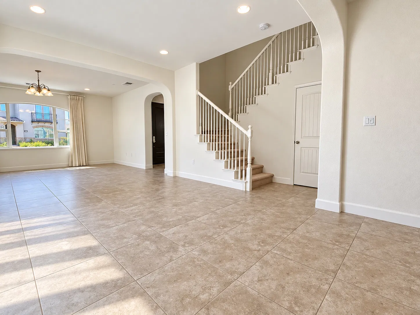 4 bed, 3.5 bath, 2217 sqft, $5,200 — Photo 4