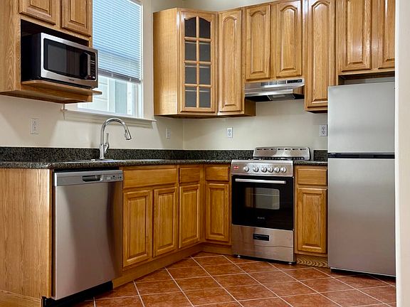 3rd image of 1255 Grove St APT 203
