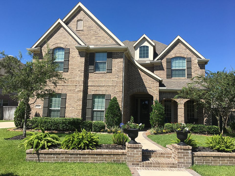 Beautiful Curb Appeal 