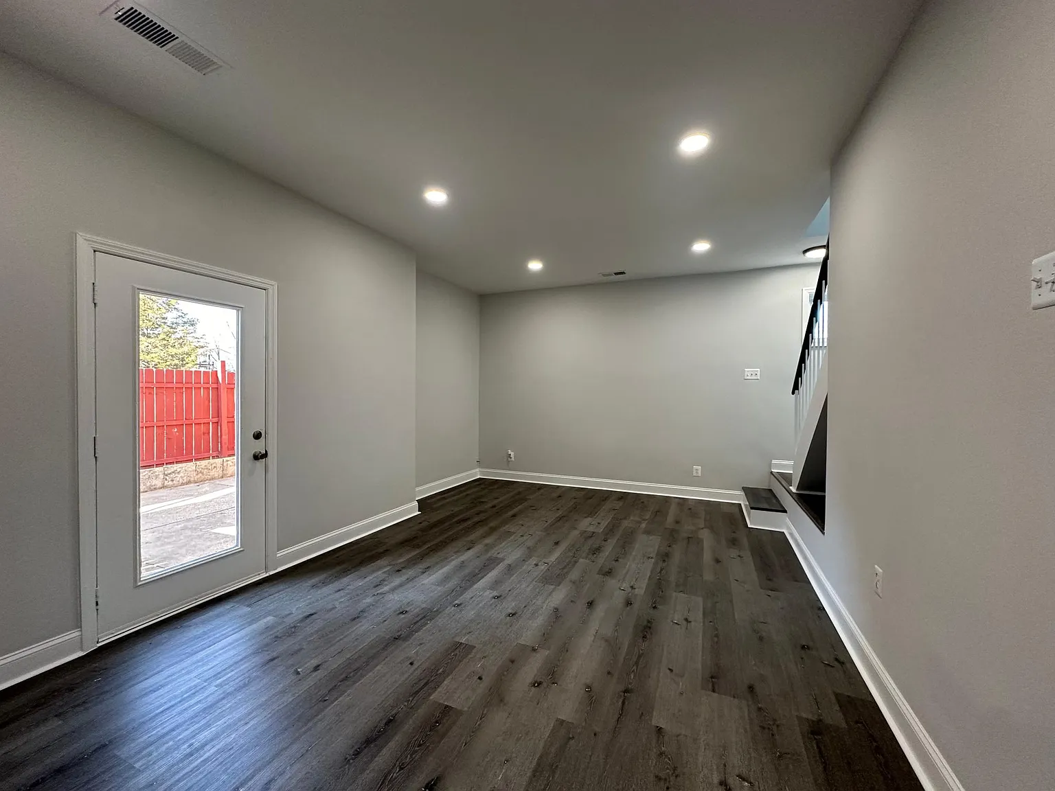 Wilshire Dr, Herndon — Photo 2