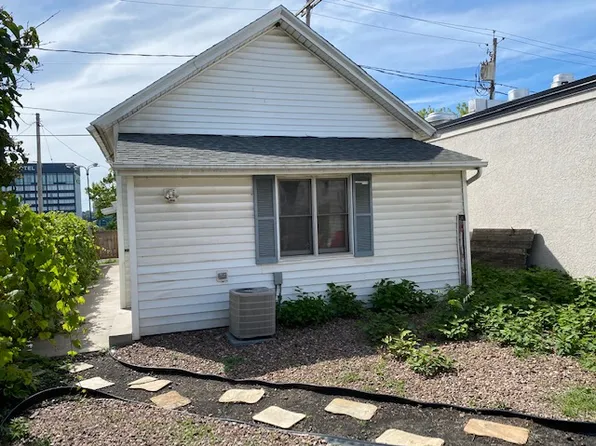 444 3rd St, Niagara Falls, NY 14301