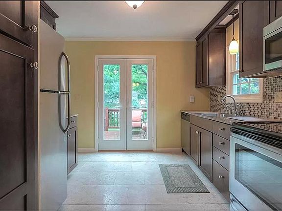 4th image of 2002 W 48th St