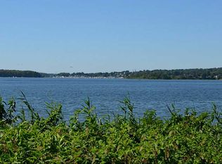 363 Capron Farm Dr, Warwick, RI 02886