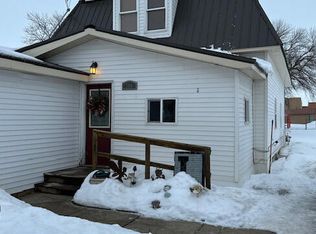 206 7th St, Ipswich, SD 57451