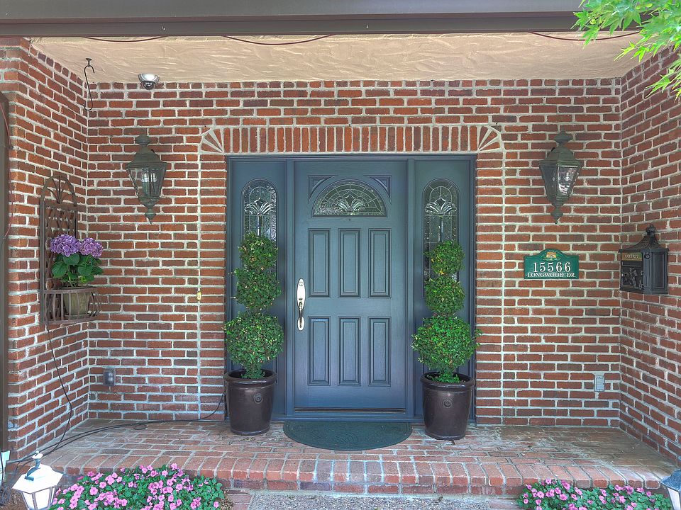 1st image of 15566 Longwood Dr