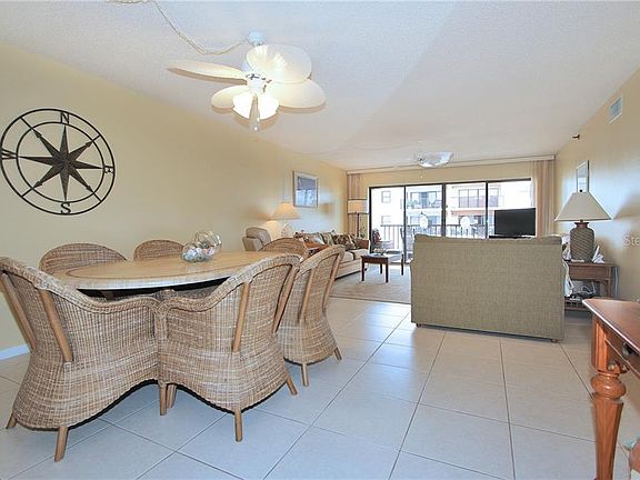 4th image of 19531 Gulf Blvd APT 516