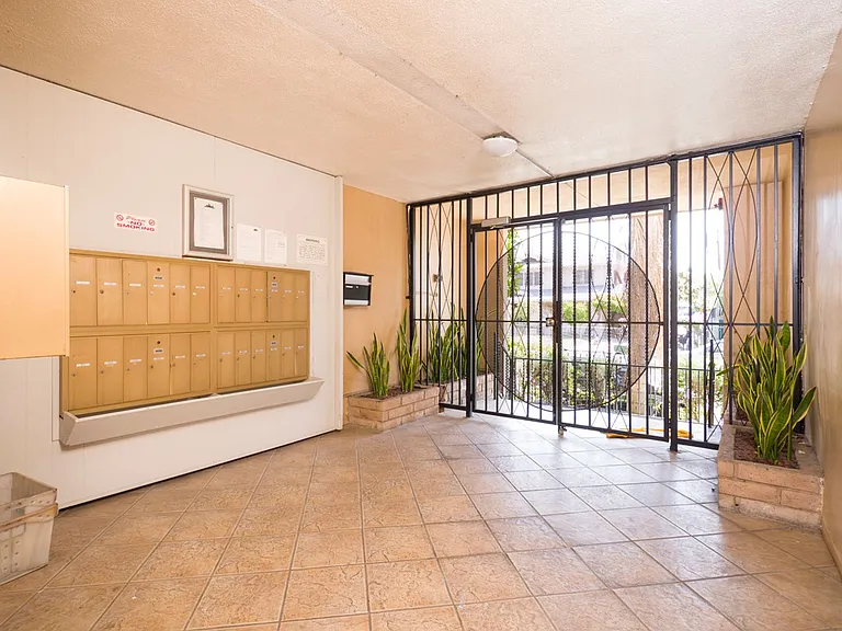 817 S. St. Andrews Pl — Photo 36