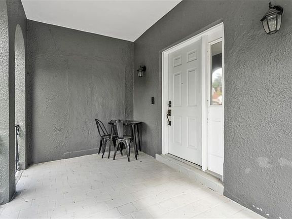 5th image of 630 E STANFORD STREET