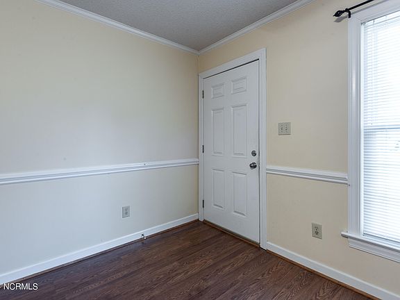 4th image of 2348 Miller Circle