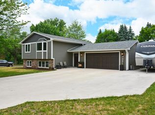 1743 Peltier Lake Dr, Centerville, MN 55038
