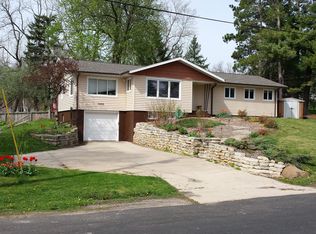 5435 Lake Mendota Dr, Madison, WI 53705