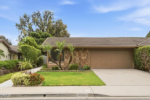 9026 Feather St Photo 1