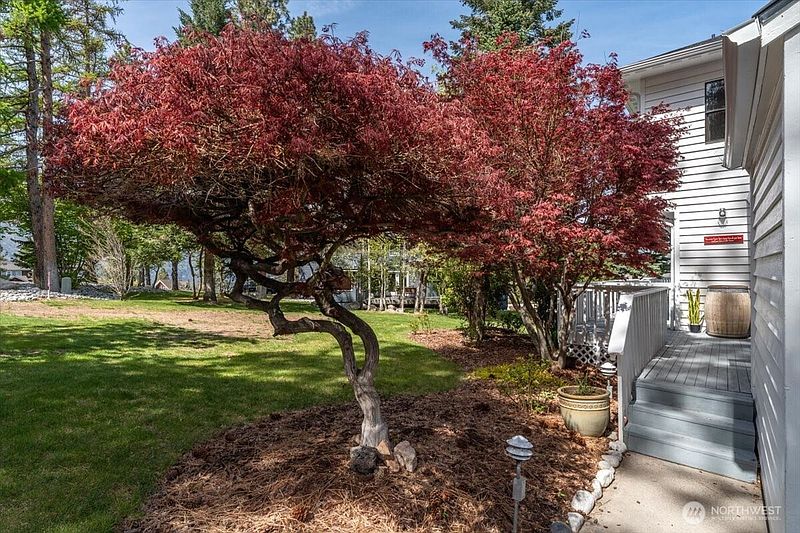 4th image of 4124 Lakeview Place
