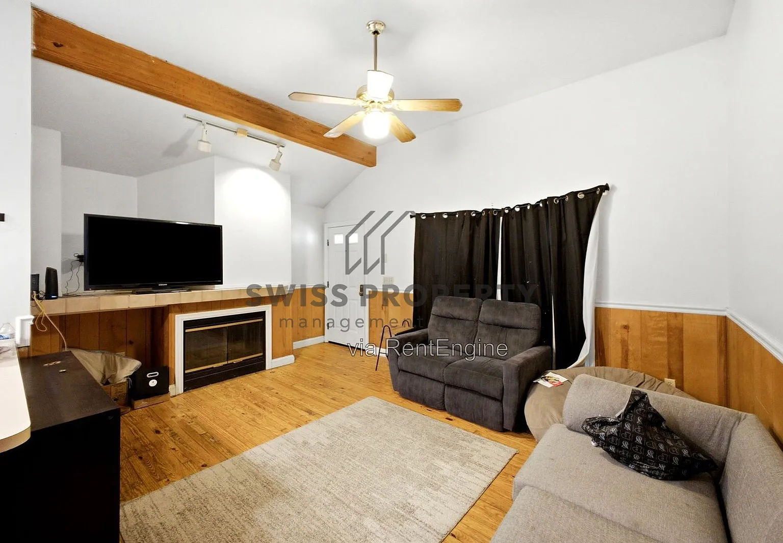 5 bed, 2.0 bath, 1120 sqft, $2,400 — Photo 4
