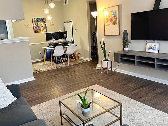 2nd image of 421 Elmington Ave #1104