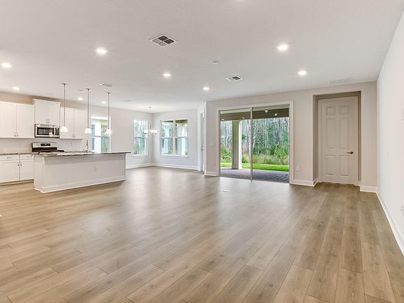 3rd image of 194 Orchard Ln