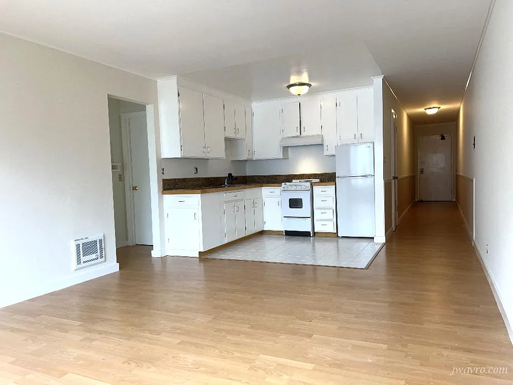 USF/Lone Mountain 2bd/1ba w/pkg avail — Photo 4
