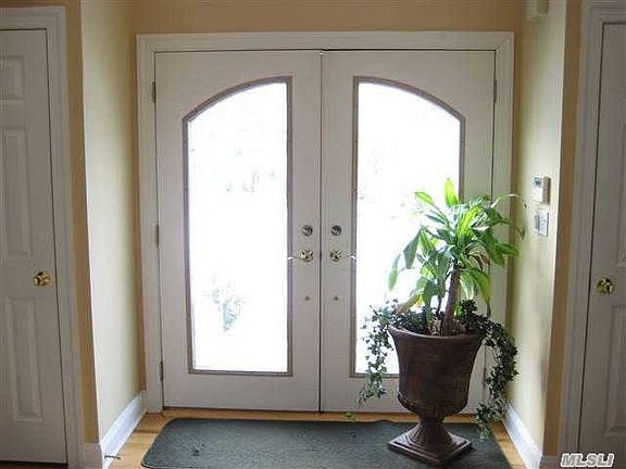 3rd image of 9 Rolling Wood Ct