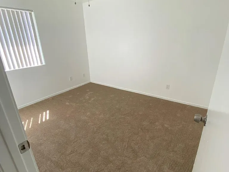 1559 Courtney Place — Photo 23