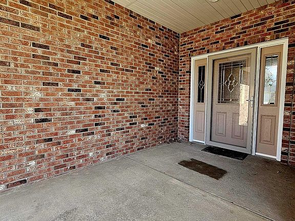 5th image of 906 N Gray Ave