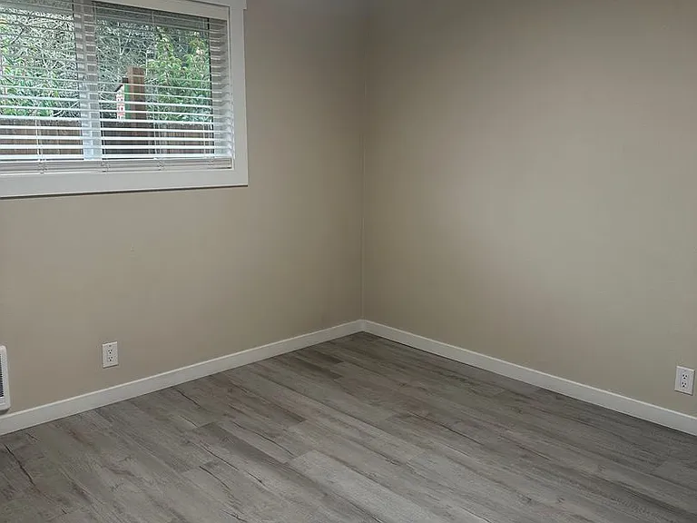 1500 E Victor St — Photo 8