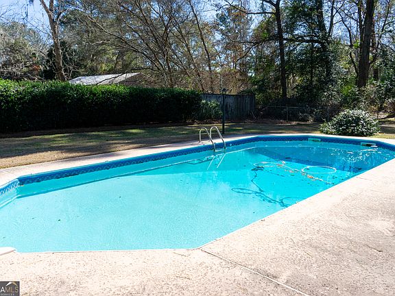 4th image of 115 Whispering Woods Cv