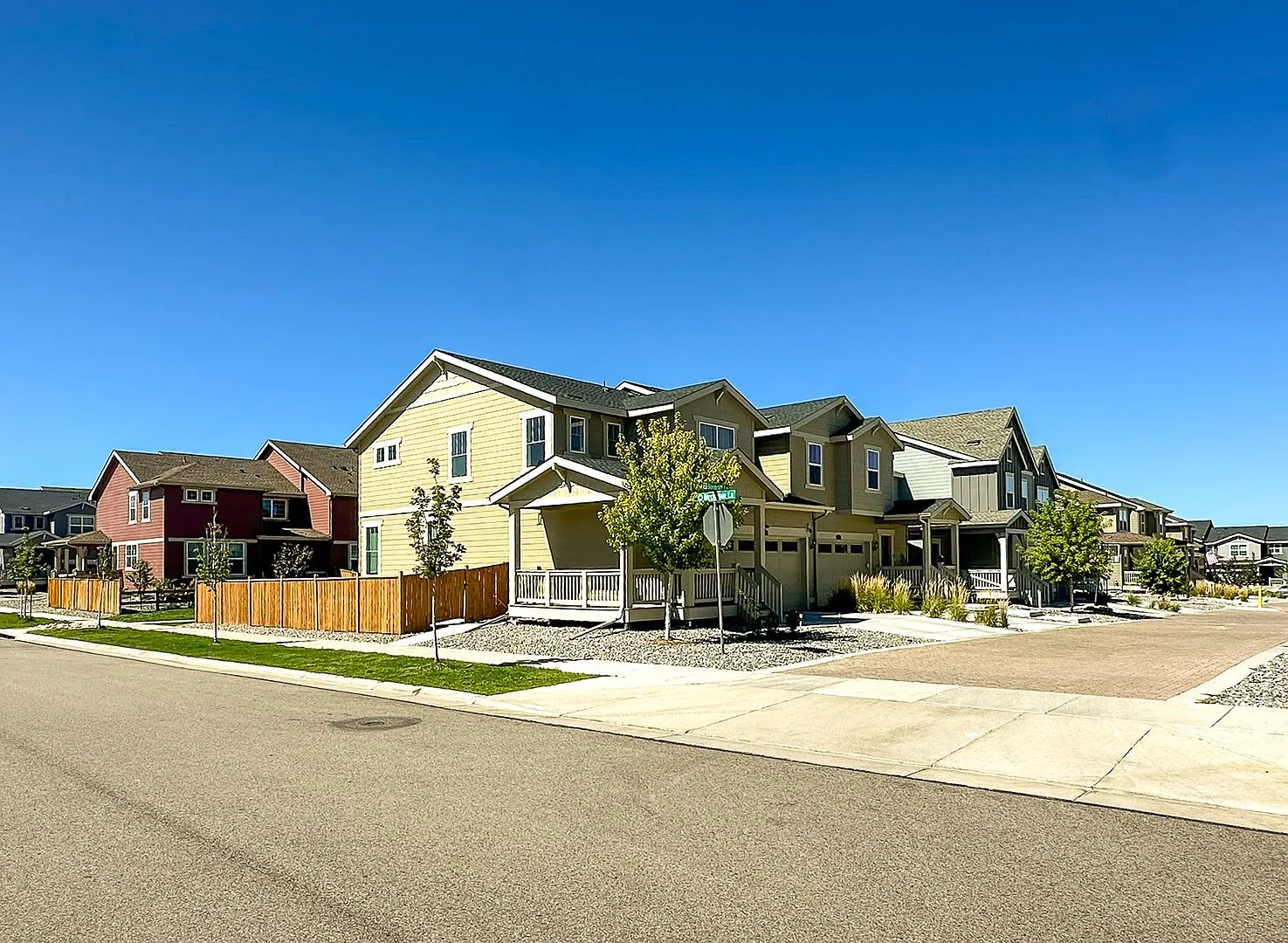 Corner Lot! - Dove Village Paired Home 3bd 2.5ba 2,752.Ft. Built In 2024 For Rent — Photo 3