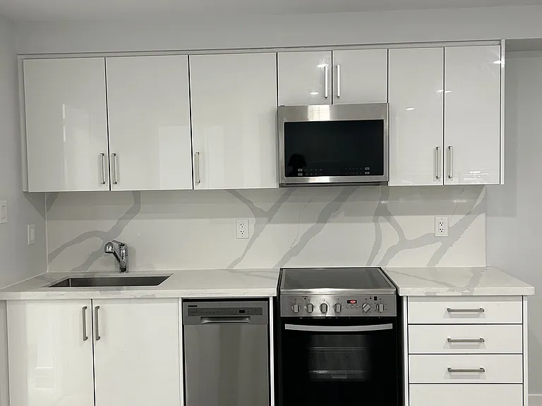 15 Walmer Rd #401 — Photo 8