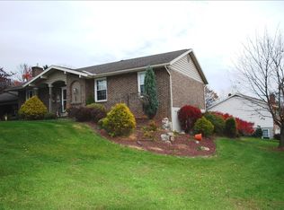 7 Executive Cir, Reading, PA 19606