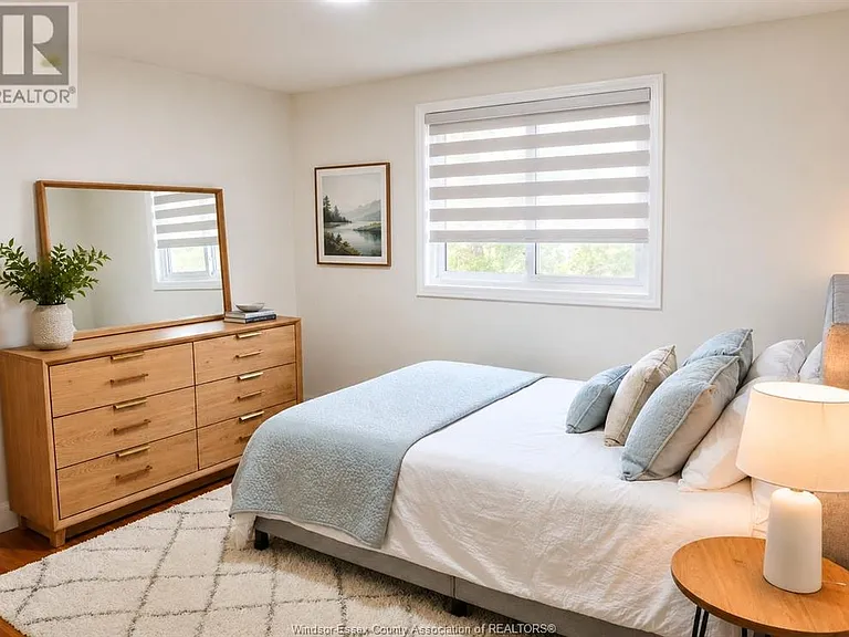 2688 Jamaica Cres — Photo 11