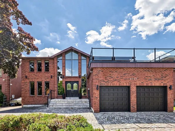 4074 River Mill Way, Mississauga, ON L4W 4A5