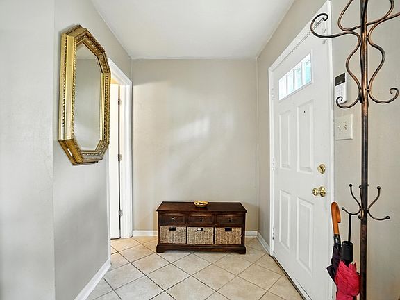 3rd image of 1308 Summerset Ct