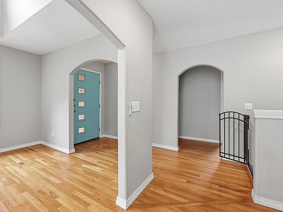 5th image of 200 N Meadowlark Drive